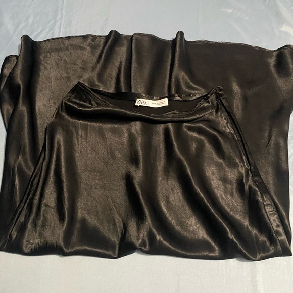 ZARA SATIN EFFECT MIDI SKIRT BLACK M - Picture 12 of 13